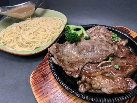 Beef & Short Ribs Steak Combo / 黑椒牛扒 + 牛仔骨