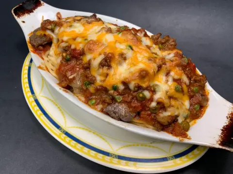 Cheesy Baked Beef Steak Bolognese / 鮮茄芝士牛扒焗肉醬意粉