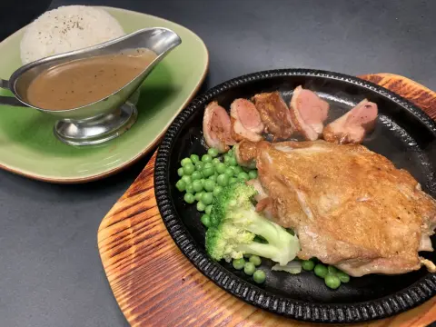Chicken Steak & Duck Breast Steak Combo / 黑椒雞扒 + 煎鴨胸