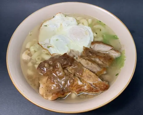 Chicken Steak Noodle Soup / 煎雞扒