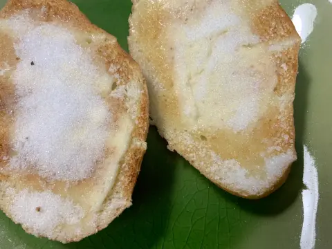 Crispy French Bun with Sugar & Butter / 脆油豬