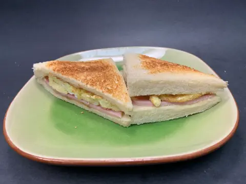 Ham & Egg Sandwich / 腿蛋治