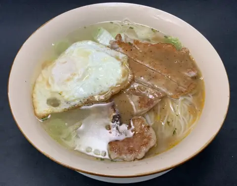 Pork Chop Noodle Soup / 煎豬扒