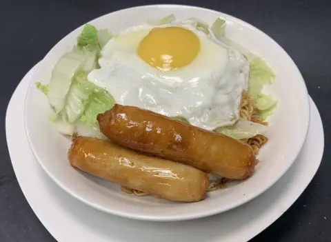 Pork Sausage & Egg Tossed Noodle / 腸仔煎太蛋撈丁