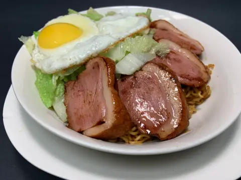 Savoury Duck Breast & Ginger Sauce Tossed Noodle / 羌葱鴨胸煎太蛋撈丁