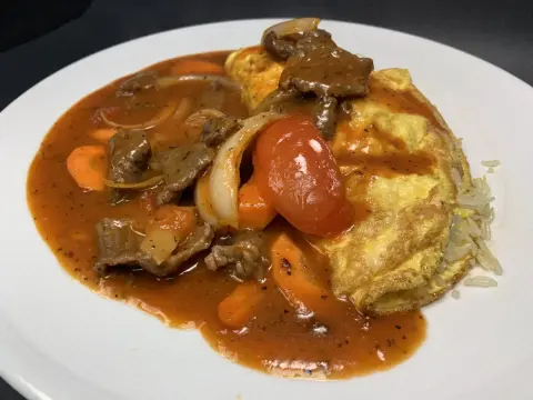 Savoury Egg-Wrapped Rice with Spanish Tomato Sauce / 金牌蛋包飯