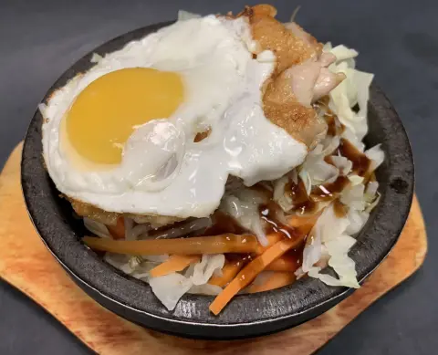 Stone Pot Chicken Steak with Rice & Sunny-Side-Up Egg / 照燒雞扒太蛋石鍋飯
