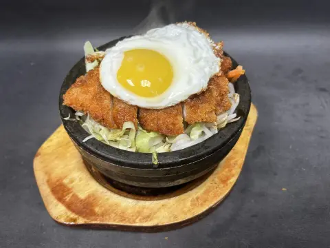 Stone Pot Cutlet Sole with Rice & Sunny-Side-Up Egg / 吉列魚柳太蛋石鍋飯